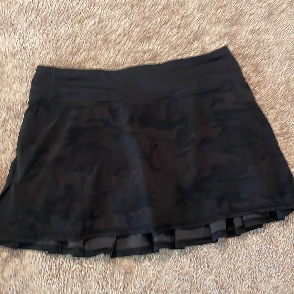 LULULEMON EUC ruffled skirt bundle of 3 - all size 4 - Picture 10 of 16